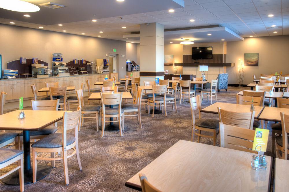 Hilton Garden Inn Tacoma Downtown Экстерьер фото