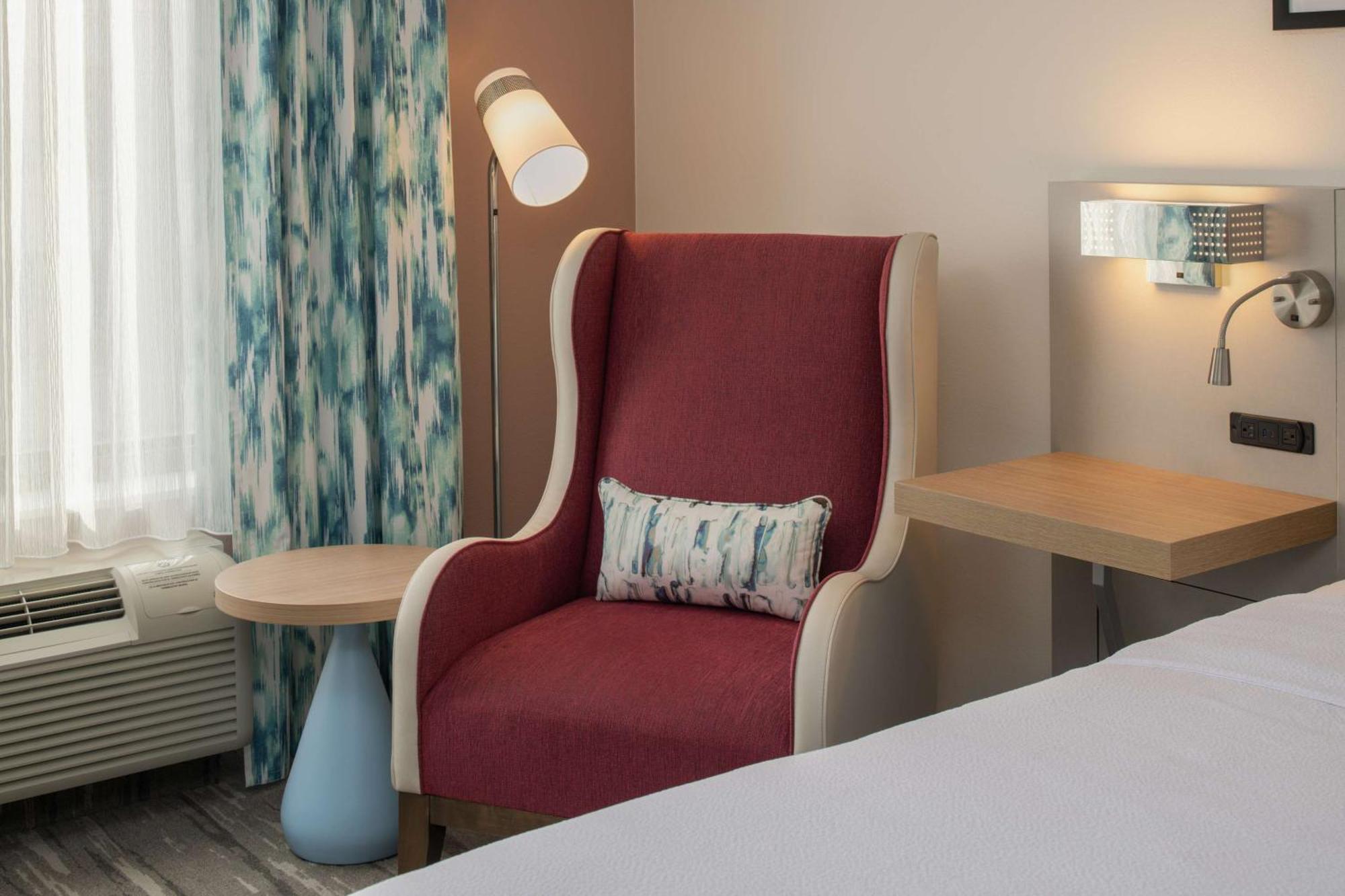 Hilton Garden Inn Tacoma Downtown Экстерьер фото