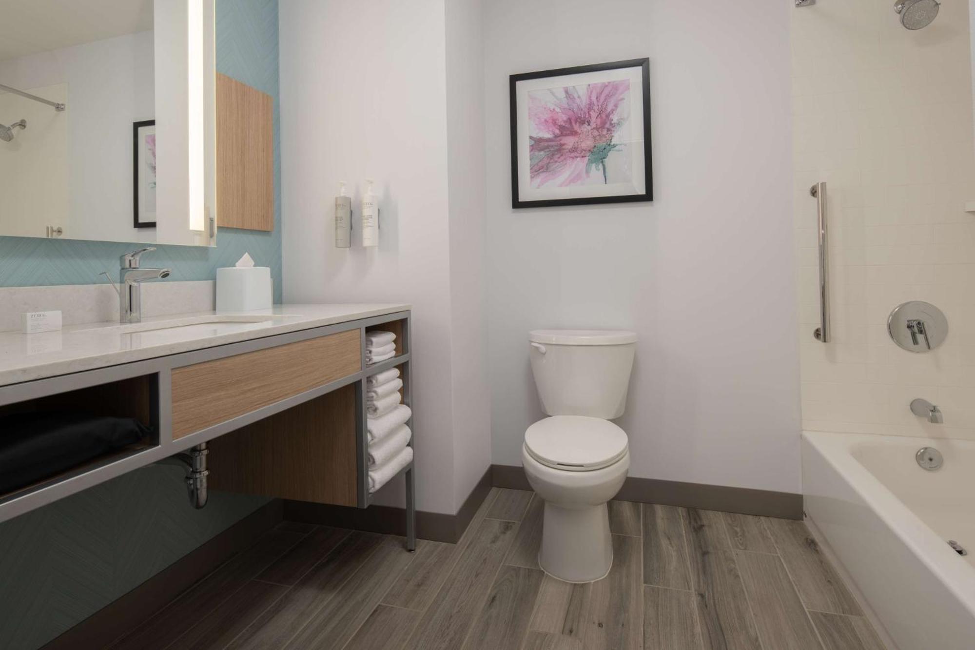 Hilton Garden Inn Tacoma Downtown Экстерьер фото