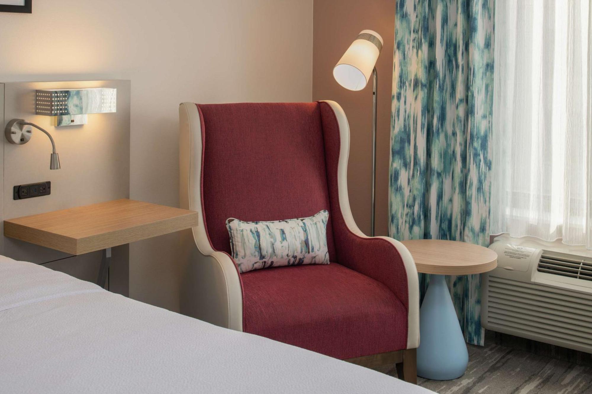 Hilton Garden Inn Tacoma Downtown Экстерьер фото