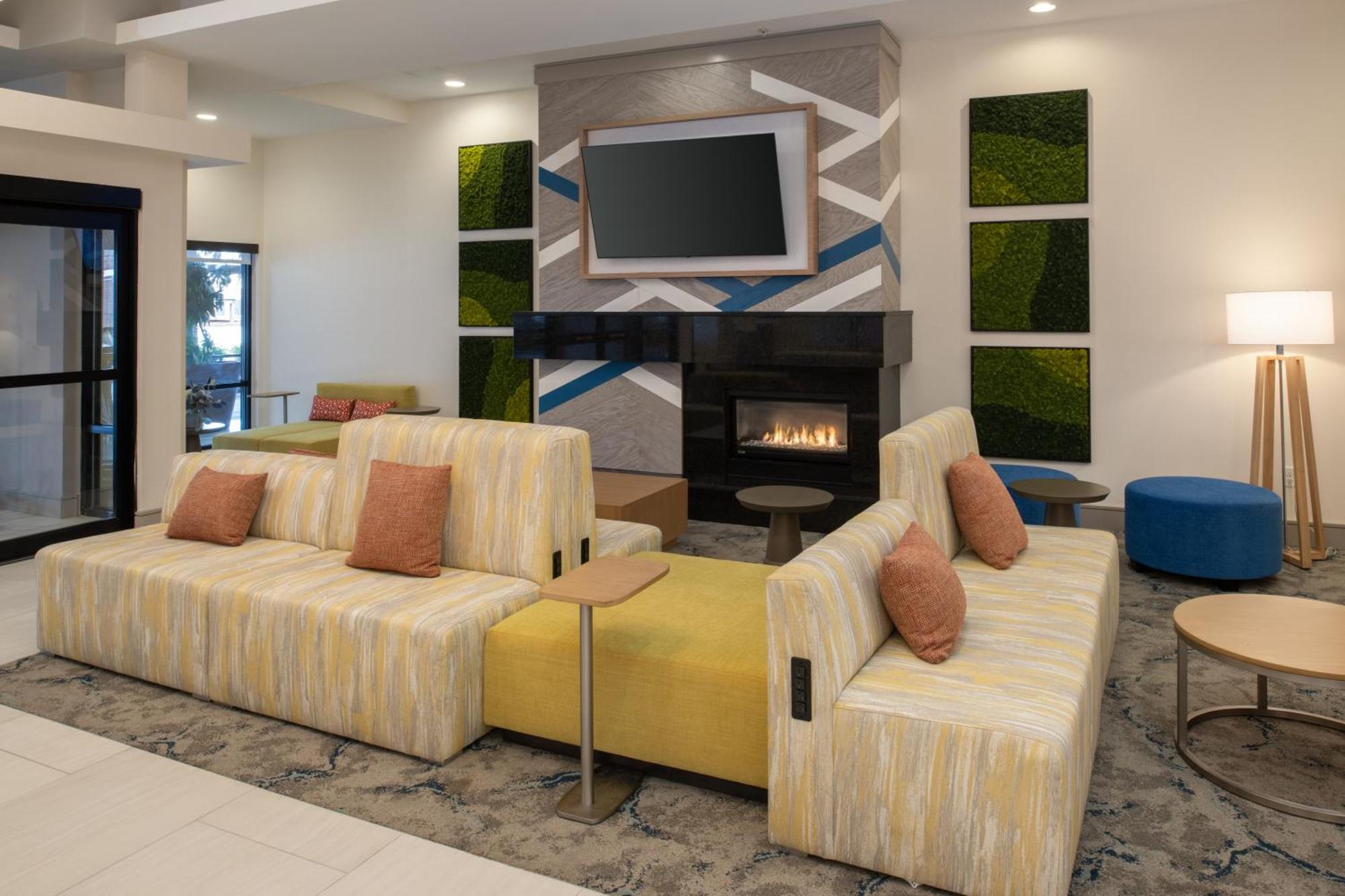 Hilton Garden Inn Tacoma Downtown Экстерьер фото